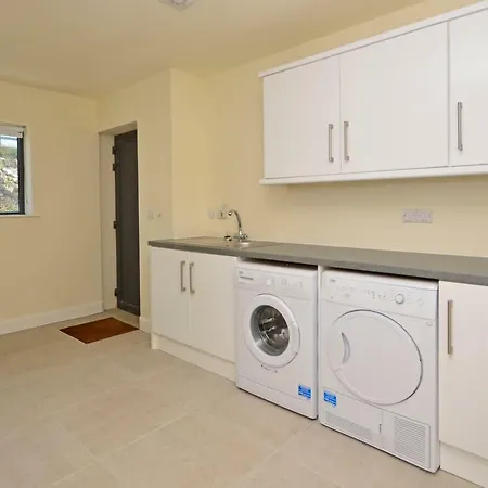 بيت للعطل 260 - *